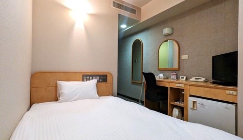 Semi Double Room, Smoking