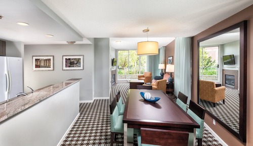 Deluxe Condo, 2 Bedrooms, Kitchen