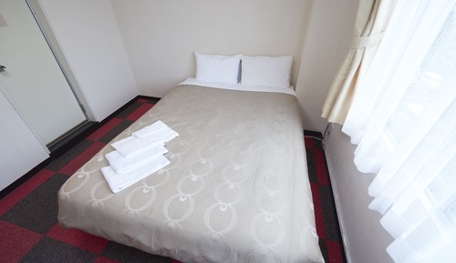 Double Room, Smoking