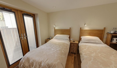 Twin Room (Room 6)