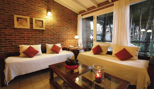 Room, 3 Bedrooms