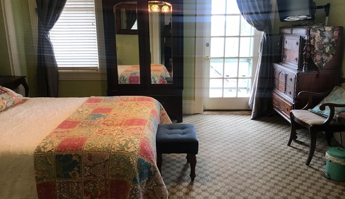 The Stokes (Standard / 2nd Floor Vandiver Mansion)
