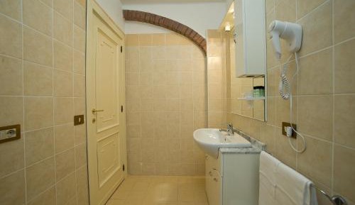 Comfort Triple Room with Shower