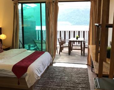 Seaview Room 