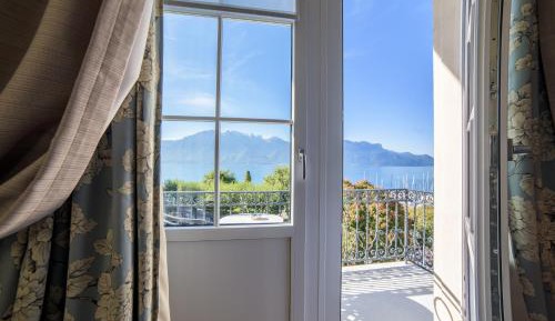 Deluxe Room with Lake View