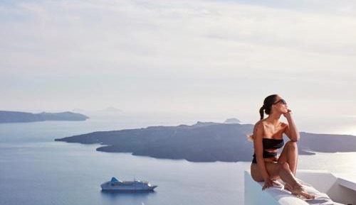 Cosmo Honeymoon Suite