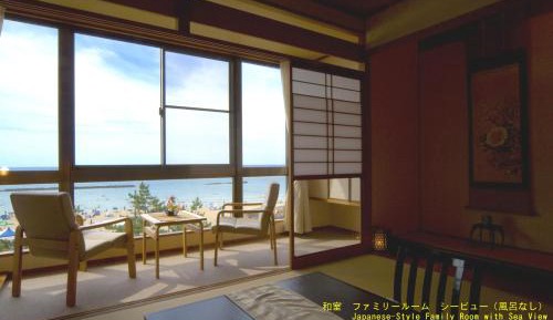Japanese-Style Family Room with Sea View