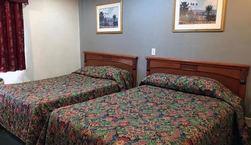 Queen Room with Two Queen Beds - Smoking