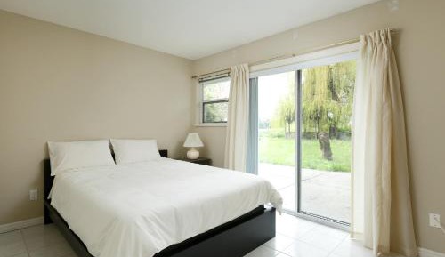 Standard Double Room with Shared Bathroom