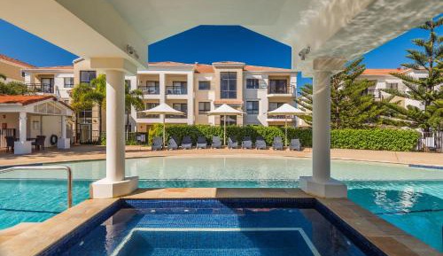 Two-Bedroom Ocean Front Apartment Top Floor