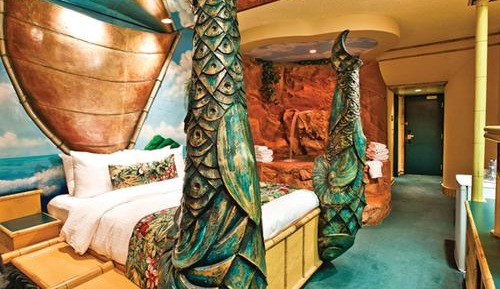 Classic Polynesian Family Theme Room