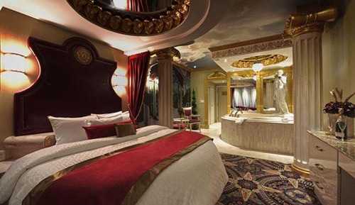 Roman Theme Room