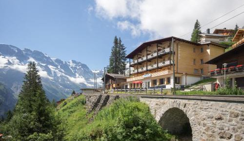 Single Room with Balcony and Mountain View