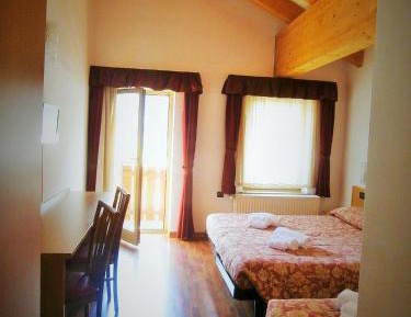 Triple Room with Mountain View