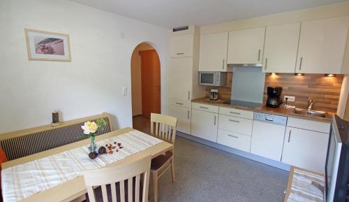 Apartment with Garden View