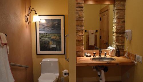 Queen Room - Disability Access
