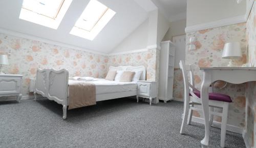 Family Apartment (king size bed + small bed 90x170cm)
