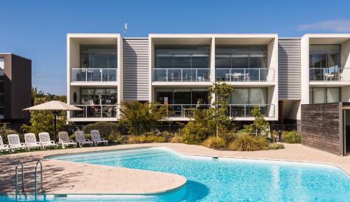 Two-Bedroom Apartment - Pool View