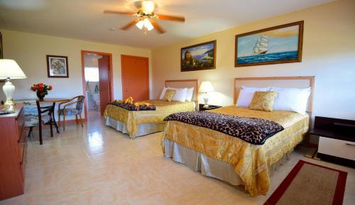 Deluxe Queen Room