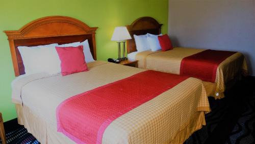 Queen Room with Two Queen Beds - Non-Smoking