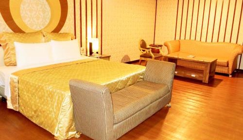 Queen Room with Spa Bath