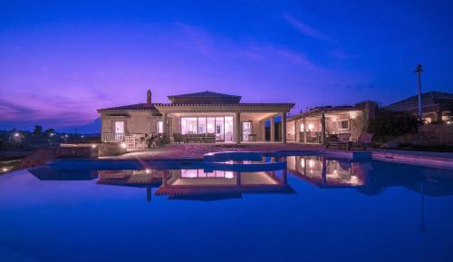 Villa - Beach Front