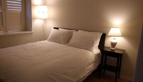Queen Room with Shared Bathroom