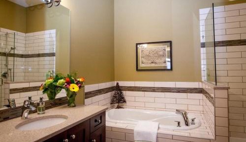 Deluxe Queen Room with Two Queen Beds