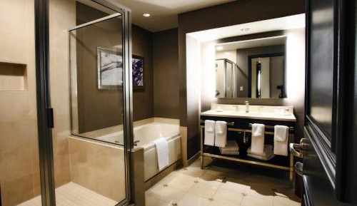 Bayview Tower Premium, 2 Queens, Non-Smoking