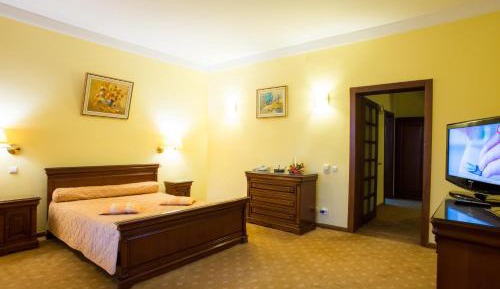 Deluxe One-Bedroom Apartment 4*