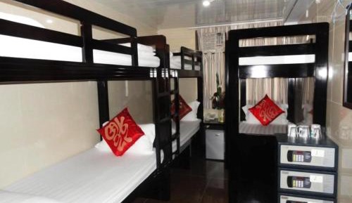 Single Bed in Mixed Dormitory Room