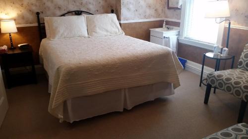 Queen Room (#11)