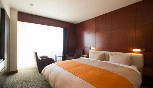 Suite with Mountain View