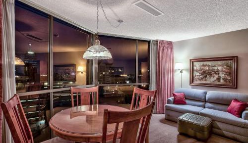 Deluxe King Room - Non-Smoking