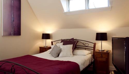 Deluxe Queen Room