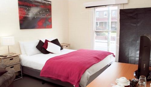 Deluxe Queen Room