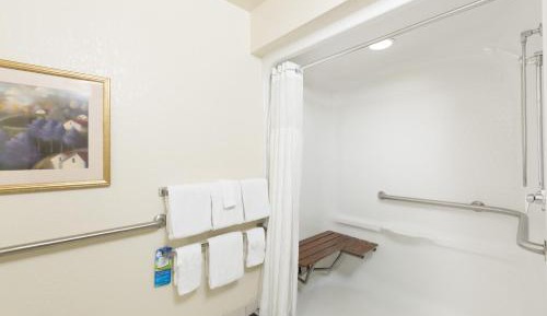 King Suite - Disability Access/Non-Smoking