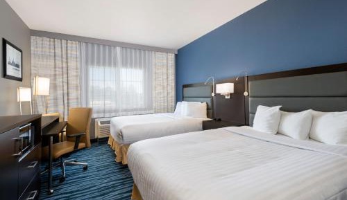 Business Queen Room with Two Queen Beds - Non-Smoking