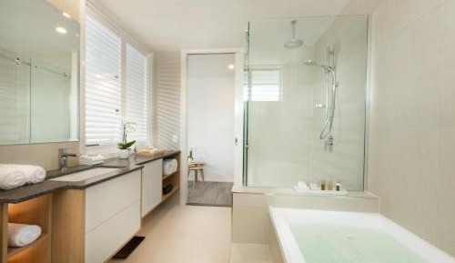 Designer King Spa Room - Water Aspect