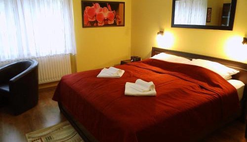 Deluxe Double Room with Shower