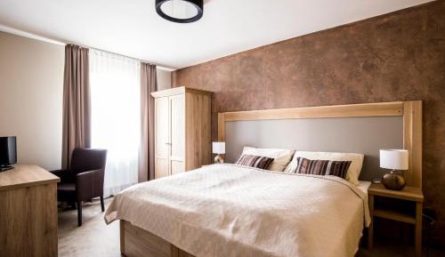 Deluxe Double Room with Shower