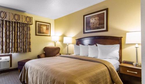 One-Bedroom Queen Room