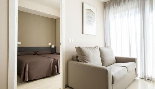 Comfort Family Studio (2 Adults + 2 Children)