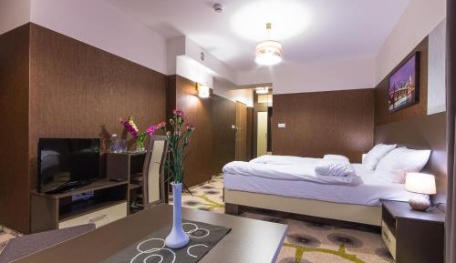 Family Room with Mountain View