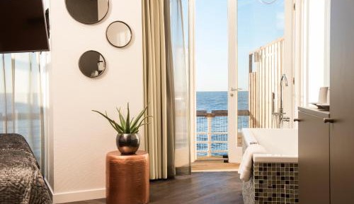 Suite with Sea View with Balcony