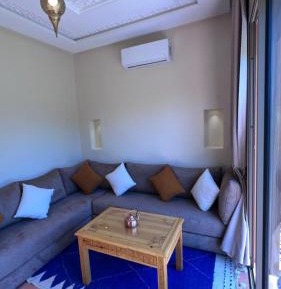 Bungalow with Garden View