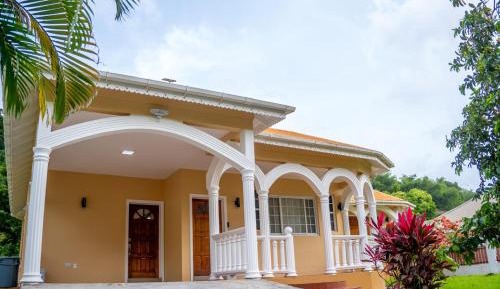 Villa with Garden View