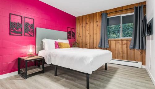 Single Room with Private Bathroom