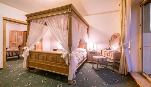 One-Bedroom Suite (2 Adults)