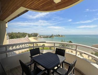 Three-Bedroom Apartment with Sea View